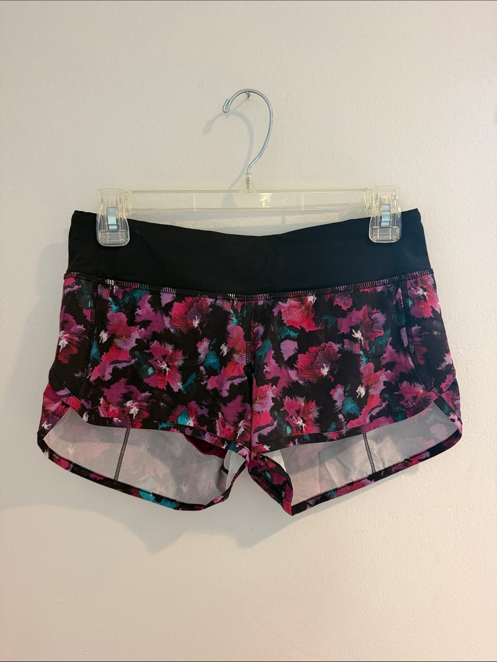 Lululemon Black Waistband Floral Print Speed Up Shorts 2.5” inseam - Pink Teal
